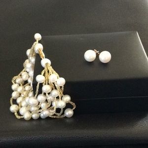 Cultured pearl earring and bracelet set